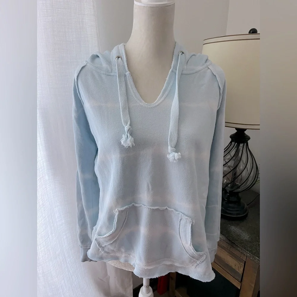 Ocean drive Light Blue tie dye Hoodie - Picture 2 of 7